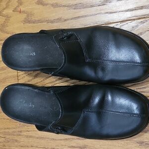 Clarks Black Leather Slip on Clogs / Shoes Size 9M